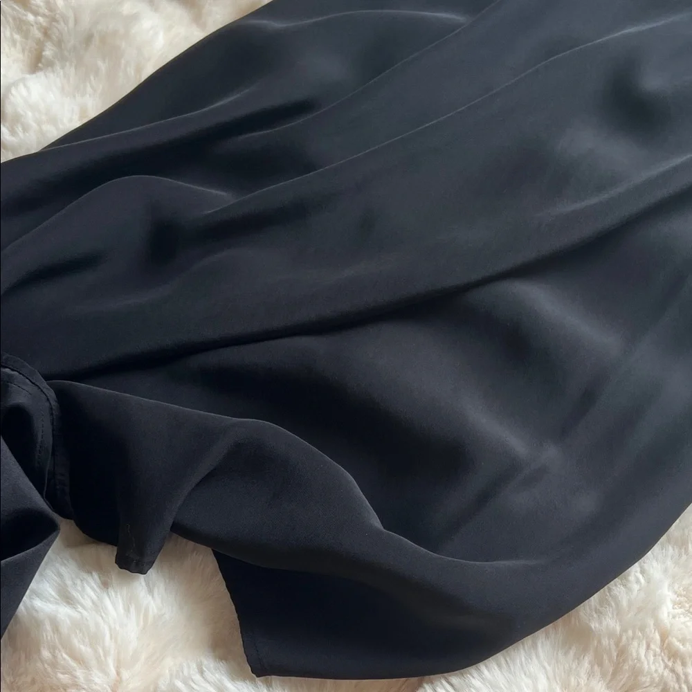 Chic Asymmetrical Black Skirt for Women - Picture 2 of 4